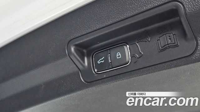 Ford Explorer (VI) 2.3 LimIted 4WD 2021 — фото 16