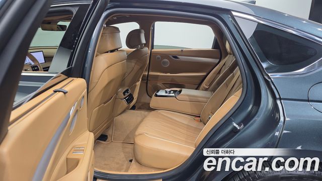 Genesis G80 (RG3) Gasoline 2.5 Turbo AWD 2025 — фото 11