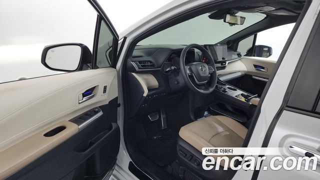 Toyota Sienna (IV) 2.5 Hybrid AWD 2024 — фото 10