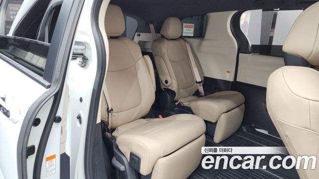 Toyota Sienna (IV) 2.5 Hybrid AWD 2024 — фото 11