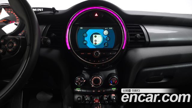 MINI Cooper 5Door Standard 3rd 2019 — фото 13