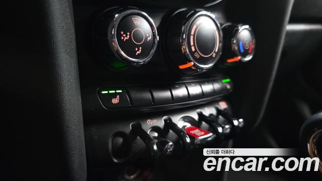 MINI Cooper 5Door Standard 3rd 2019 — фото 16