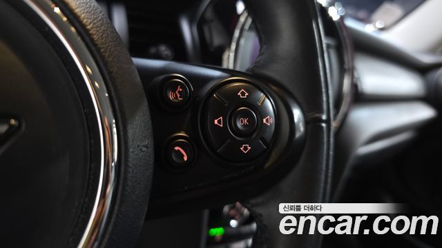 MINI Cooper 5Door Standard 3rd 2019 — фото 17