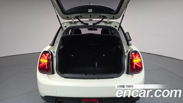 MINI Cooper 5Door Standard 3rd 2019 — фото 20
