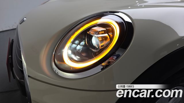 MINI Cooper 5Door Standard 3rd 2019 — фото 22
