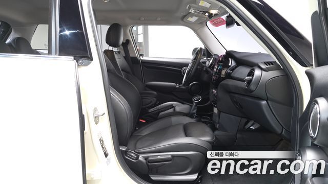 MINI Cooper 5Door Standard 3rd 2019 — фото 26
