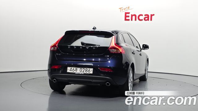 Volvo V40 D3 2nd 2016 — фото 4