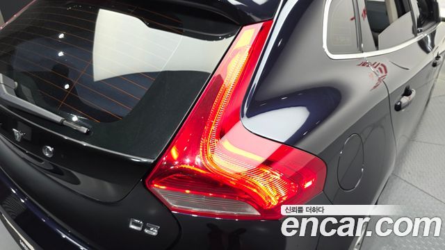 Volvo V40 D3 2nd 2016 — фото 23