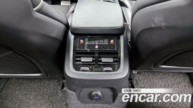 Volvo XC90 (II) T8 R-Design Hybrid 2021 — фото 18