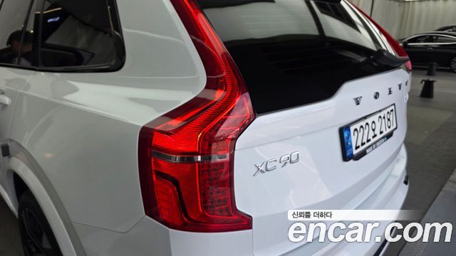 Volvo XC90 (II) T8 R-Design Hybrid 2021 — фото 23
