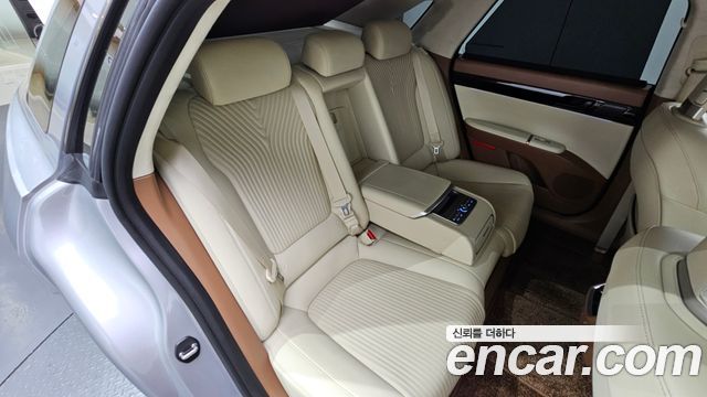 Hyundai Grandeur Hybrid (GN7) Calligraphy 2023 — фото 11
