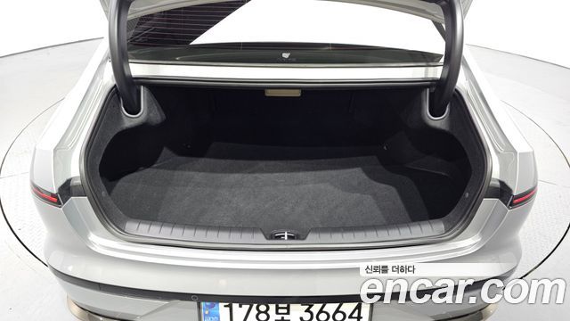 Hyundai Grandeur Hybrid (GN7) Calligraphy 2023 — фото 17
