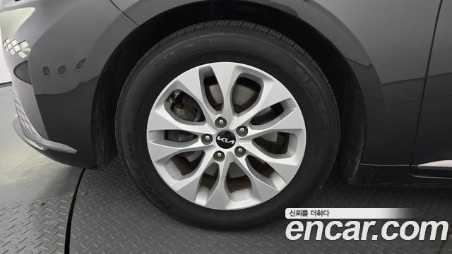 Kia K8 2.5 Gasoline 2WD Noblesse 2022 — фото 5