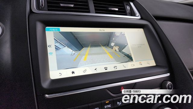 Jaguar E-PACE D180 SE 2020 — фото 15