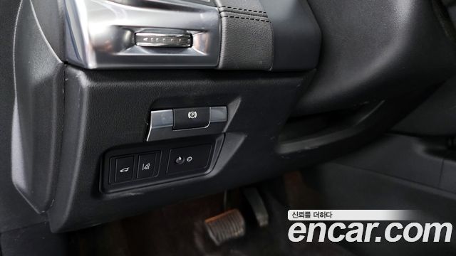 Jaguar E-PACE D180 SE 2020 — фото 16