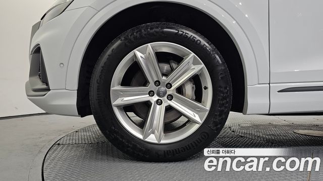 Audi Q8 (4M) 45 TDI Quattro Premium 2020 — фото 5