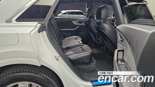 Audi Q8 (4M) 45 TDI Quattro Premium 2020 — фото 11