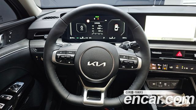 Kia K5 (III) 1.6 Turbo Noblesse 2025 — фото 12