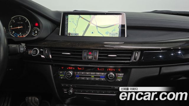 BMW X6 (F16) xDrive 40d 2016 — фото 13