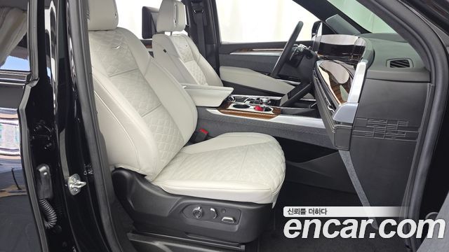Cadillac Escalade (V) 6.2 ESV ESV Sports Platinum 2025 — фото 11