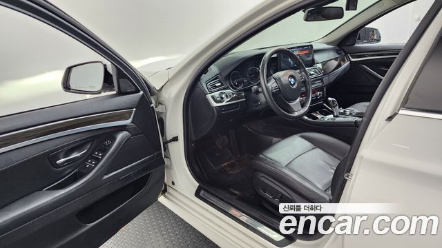 BMW 5 Series (F10) 520d Luxury 2014 — фото 10