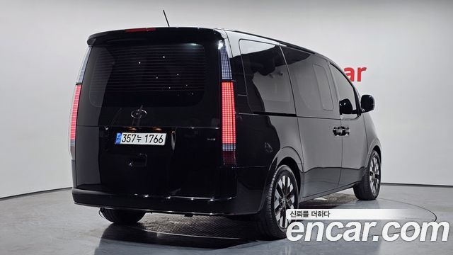 Hyundai Staria 4WD Lounge 9-Seater Inspiration 2022 — фото 2