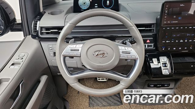 Hyundai Staria 4WD Lounge 9-Seater Inspiration 2022 — фото 16