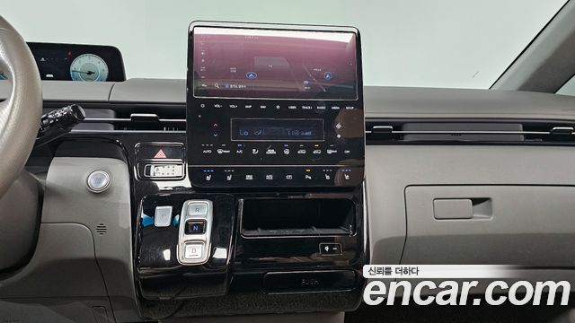 Hyundai Staria 4WD Lounge 9-Seater Inspiration 2022 — фото 17
