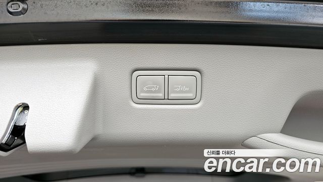 Hyundai Staria 4WD Lounge 9-Seater Inspiration 2022 — фото 24