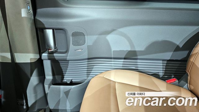 Hyundai Staria 4WD Lounge 9-Seater Inspiration 2022 — фото 31