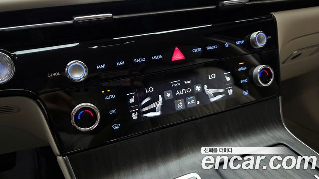 Genesis G80 (RG3) Gasoline 2.5 Turbo AWD 2025 — фото 38