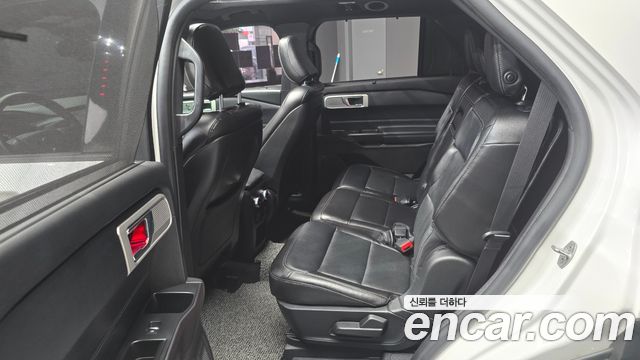 Ford Explorer (VI) 2.3 LimIted 4WD 2020 — фото 11