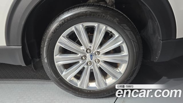 Ford Explorer (VI) 2.3 LimIted 4WD 2020 — фото 21