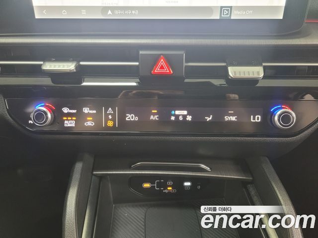 Kia Sportage (V) Gasoline 1.6 Turbo 4WD Signature 2025 — фото 10