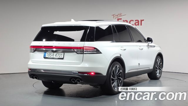 Lincoln Aviator (II) 3.0 Reserve  AWD 2022 — фото 2