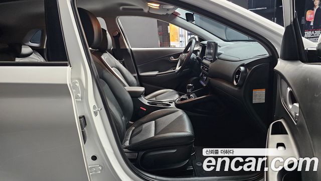 Hyundai Kona Hybrid Smart 2023 — фото 11