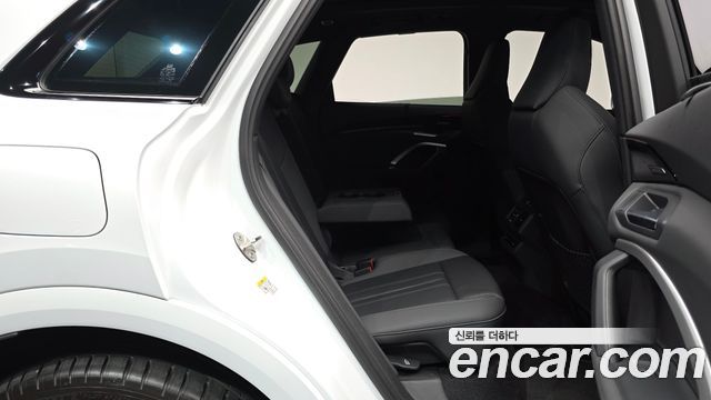 Audi Q5 (80A) 45 TFSI Quattro S Line Black Ediiton 2025 — фото 11