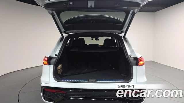 Audi Q5 (80A) 45 TFSI Quattro S Line Black Ediiton 2025 — фото 20
