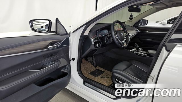 BMW 6 Series GT (G32) 630i xDrive Luxury 2023 — фото 10