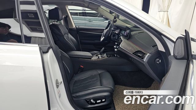 BMW 6 Series GT (G32) 630i xDrive Luxury 2023 — фото 11