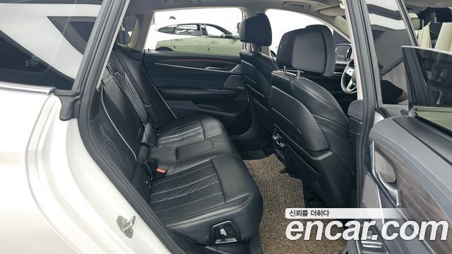 BMW 6 Series GT (G32) 630i xDrive Luxury 2023 — фото 12