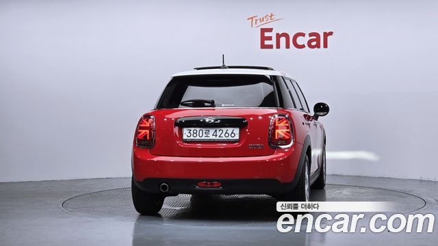 MINI Cooper 5Door HIGH 3rd 2020 — фото 4