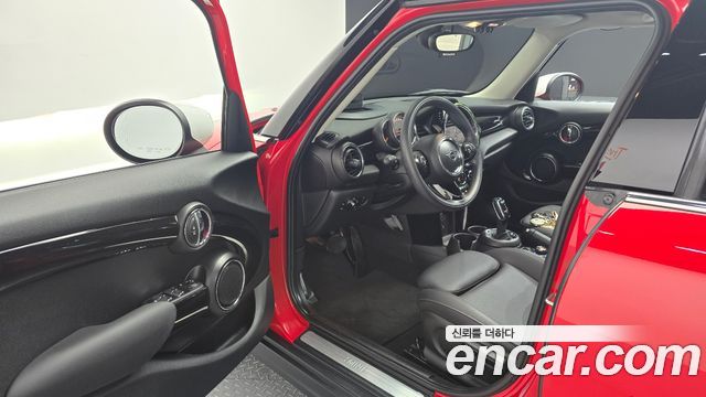 MINI Cooper 5Door HIGH 3rd 2020 — фото 10