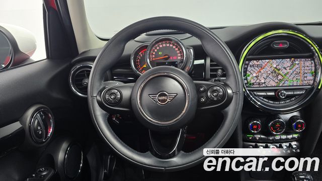 MINI Cooper 5Door HIGH 3rd 2020 — фото 17