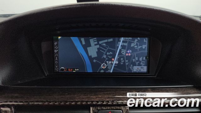 BMW 3 Series (E90) 328i convertible 2011 — фото 17