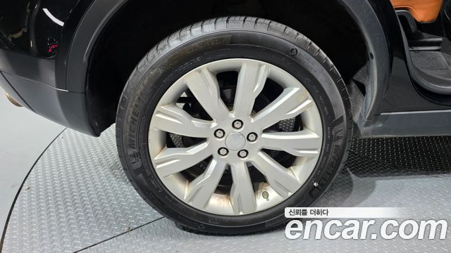 Land Rover Discovery Sport 2.2 SD4 HSE Luxury 2015 — фото 5