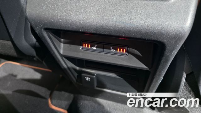Land Rover Discovery Sport 2.2 SD4 HSE Luxury 2015 — фото 19
