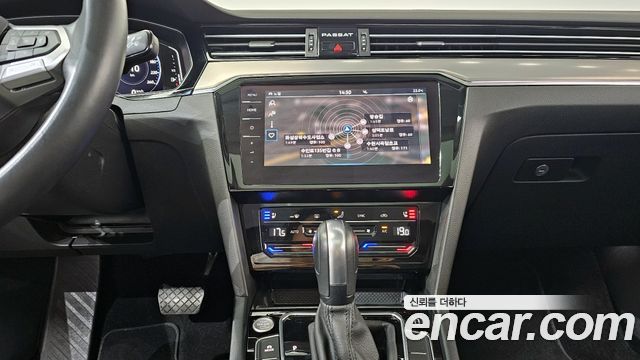 Volkswagen Passat GT (B8) 2.0 TDI Prestige 2022 — фото 13