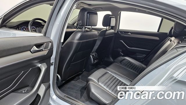 Volkswagen Passat GT (B8) 2.0 TDI Prestige 2022 — фото 30