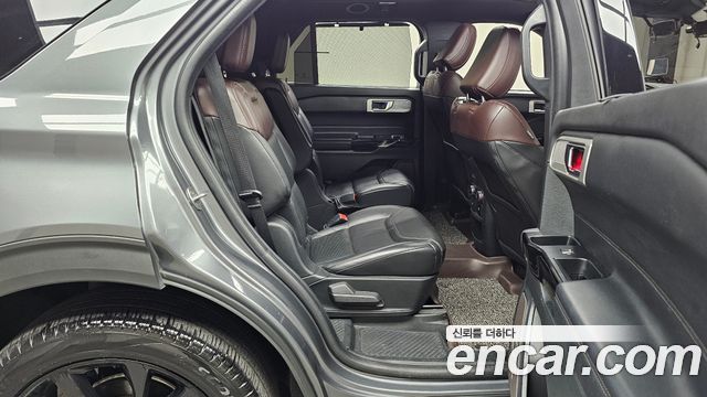 Ford Explorer (VI) 3.0 Platinum 4WD 2021 — фото 11